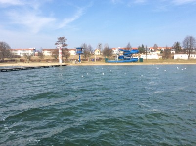 Das Volksbad vom Wasser aus gesehen