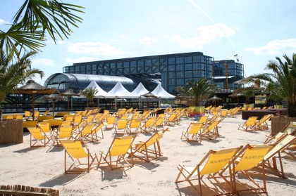 Der schöne Metaxa Bay liegt direkt im Herzen Berlins gegenüber dem Hauptbahnhof.