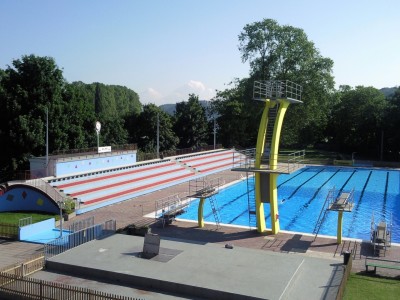 50m Becken mit Tribüne