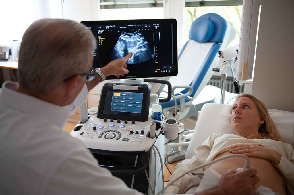 Nutzerfoto 3 Tschebiner Harry Dr.med Gynäkologie, Prävention, Ästhetik Nutzerfoto 3 Tschebiner Harry Dr.med Gynäkologie, Prävention, Ästhetik