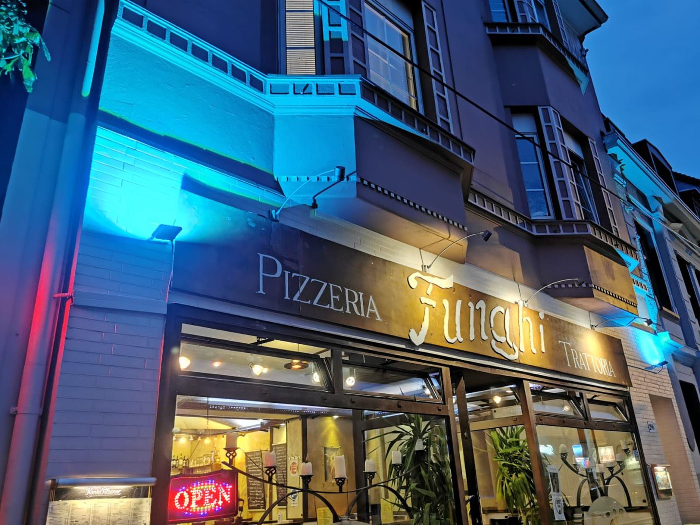 Bilder und Fotos zu Pizzeria Funghi in Mülheim an der Ruhr, Duisburger Straße