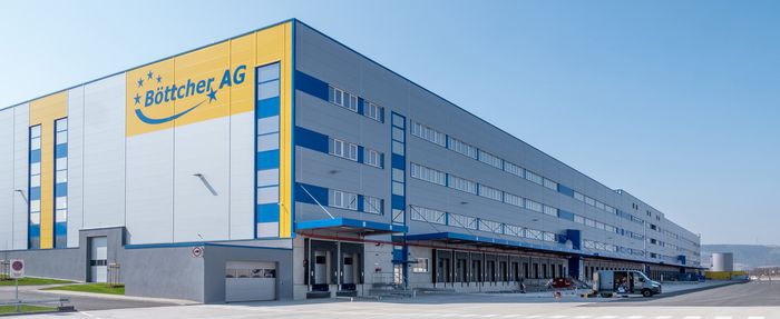 Logistk- und Bürogebäude der Böttcher AG in Zöllnitz.