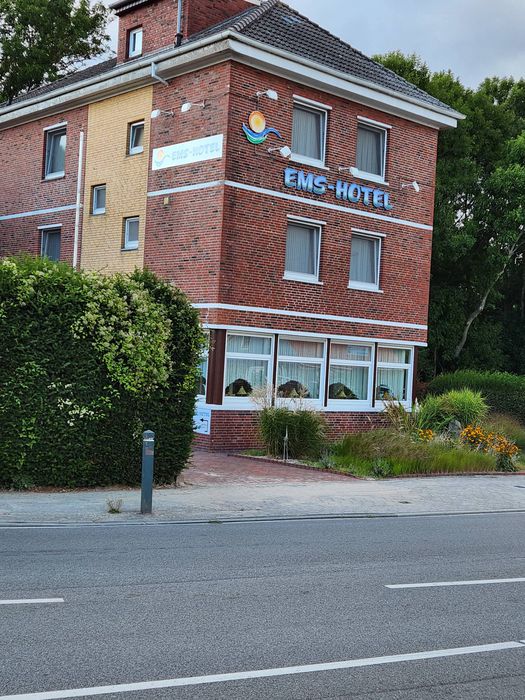 EMS Hotel in Emden, sehr gepflegtes Familienhotel und ist direkt am Borkumanleger