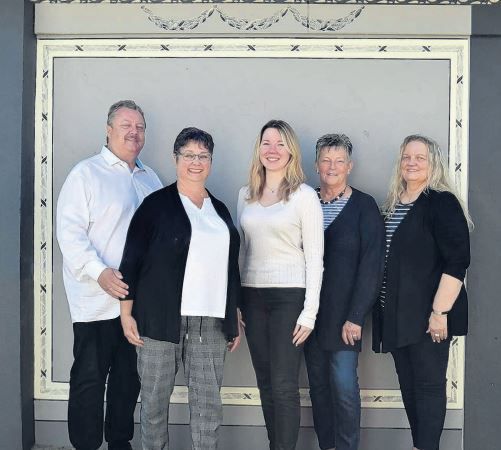 Von links nach rechts: Ulrich Andrusch, Angela Andrusch, Sophia Haucke, Erika Findler, Birgit Gnann