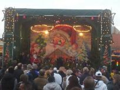 Bühne Weihnachtsmarkt Bernburg 
