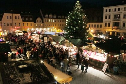 Weihnachtsmarkt auf dem Markt in Borna 2022