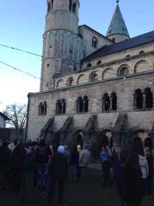 Festlich geschmückter Stiftshof