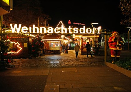 Winterwelt am Alten Markt in Mönchengladbach 2010 (01)
