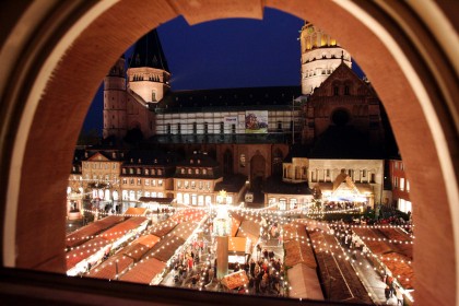 Mainzer Weihnachtsmarkt am Dom 2010 (01)