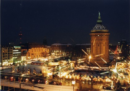 Mannheimer Weihnachtsmarkt am Wasserturm 2010 (01)