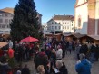 Zum Weihnachtsmarkt